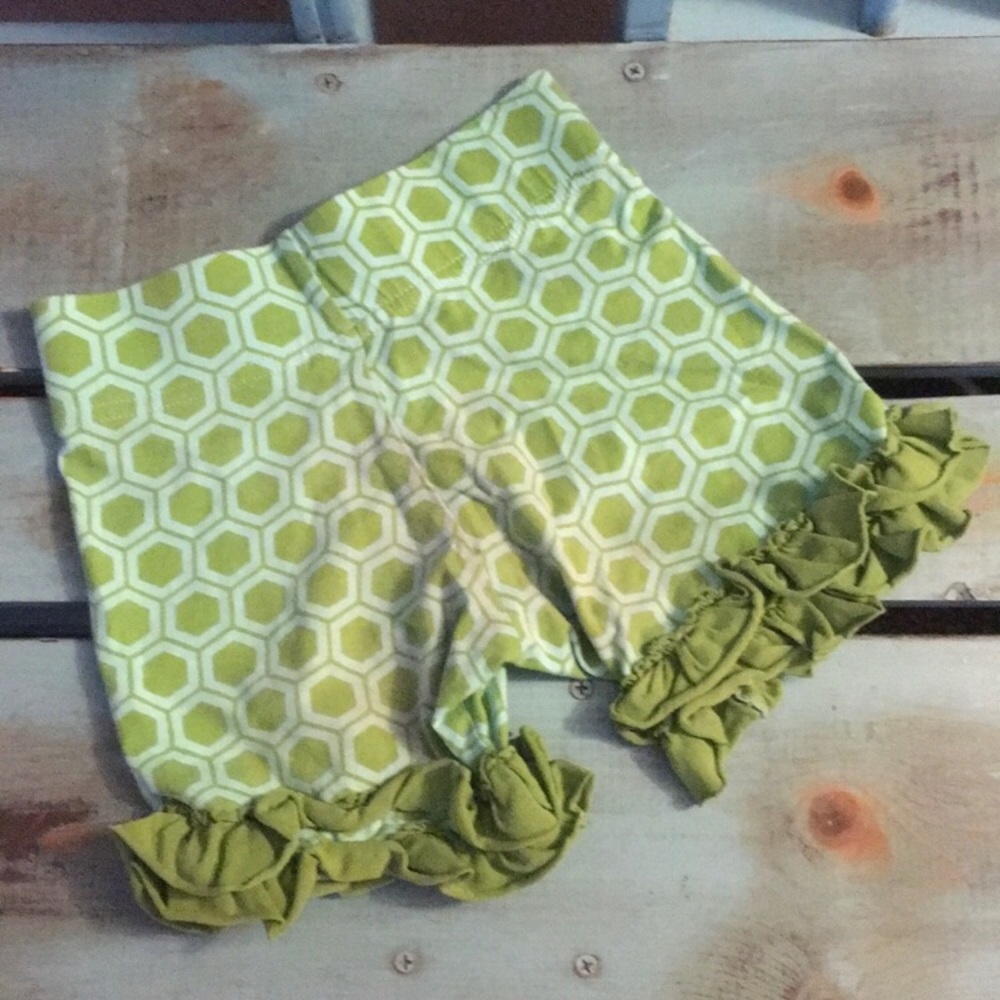 Matilda Jane Green Geometric Pattern Ruffled Short - Picture 3 of 5
